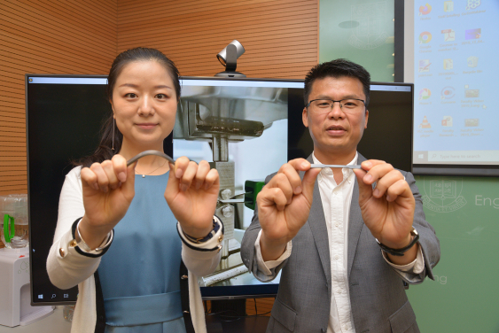 Professor Huang Mingxin and PhD student Miss Liu Li. 